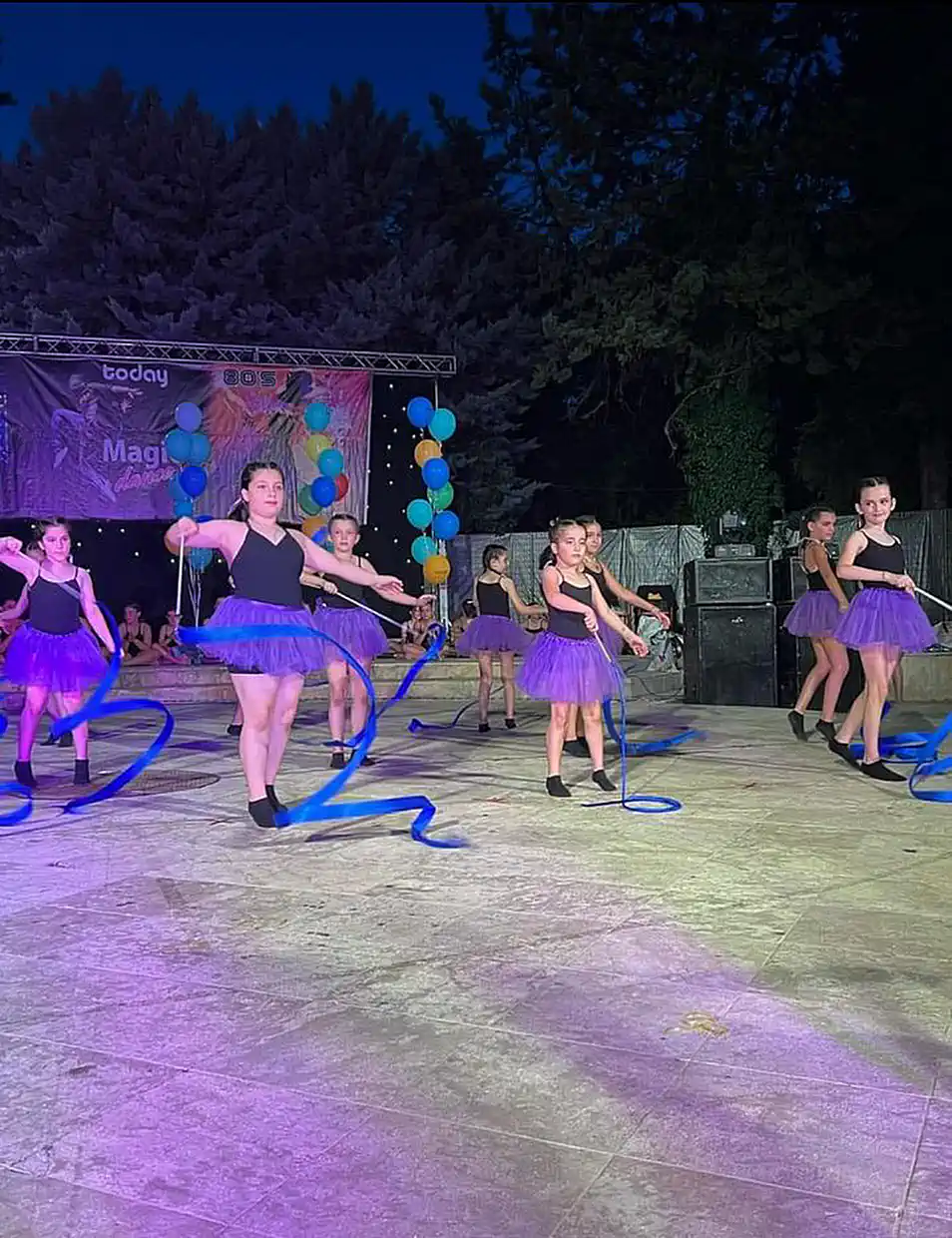 Καλοκαιρινή Παράσταση Μοντέρνου Χορού, Σύγχρονου Χορού, Ρυθμικής Γυμναστικής, Ταεκβοντό, Kick Boxing και Dance Aerobic! (εικόνες) Καλοκαιρινή Παράσταση Μοντέρνου Χορού, Σύγχρονου Χορού, Ρυθμικής Γυμναστικής, Ταεκβοντό, Kick Boxing και Dance Aerobic!