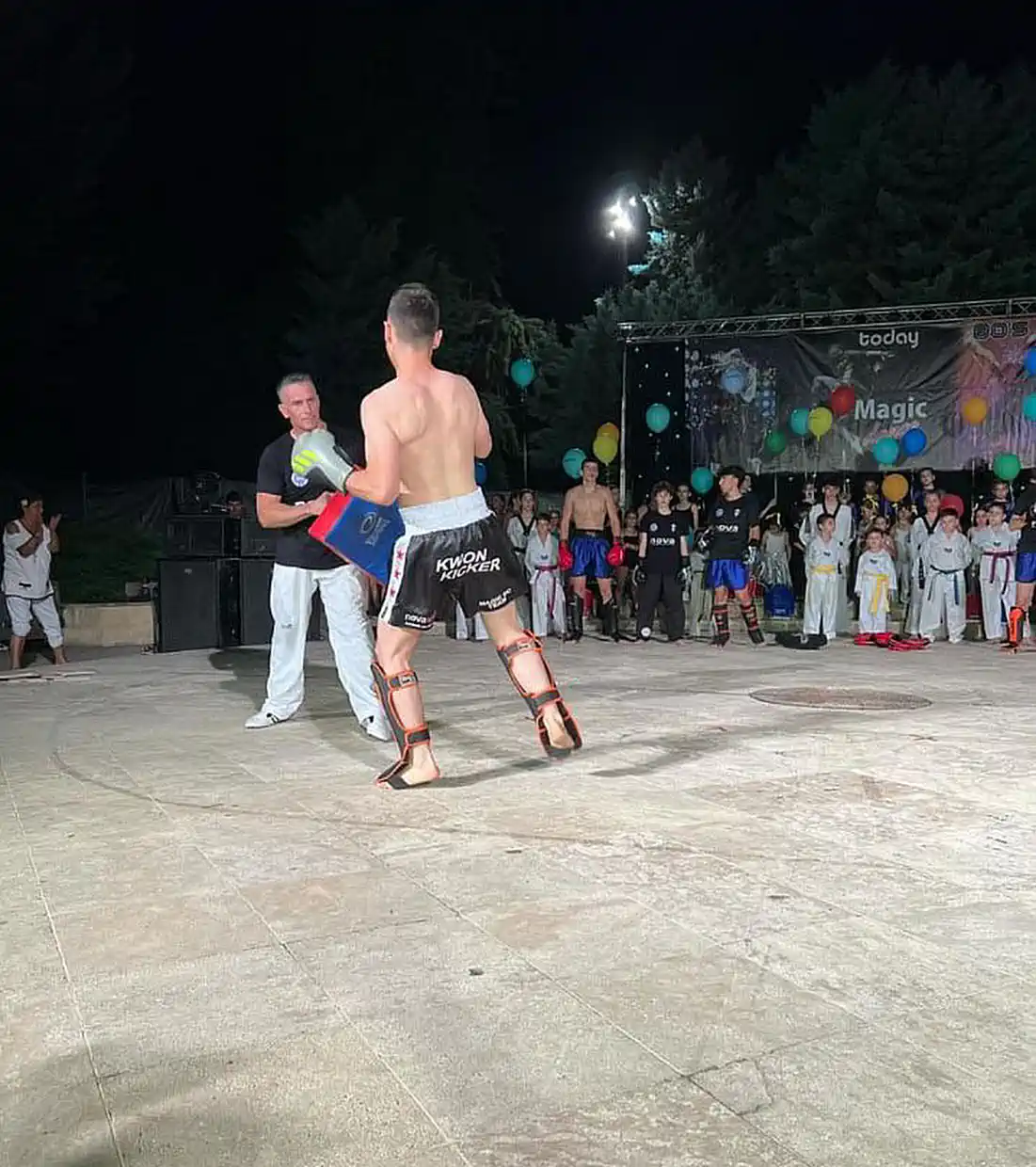 Καλοκαιρινή Παράσταση Μοντέρνου Χορού, Σύγχρονου Χορού, Ρυθμικής Γυμναστικής, Ταεκβοντό, Kick Boxing και Dance Aerobic! (εικόνες) Καλοκαιρινή Παράσταση Μοντέρνου Χορού, Σύγχρονου Χορού, Ρυθμικής Γυμναστικής, Ταεκβοντό, Kick Boxing και Dance Aerobic!