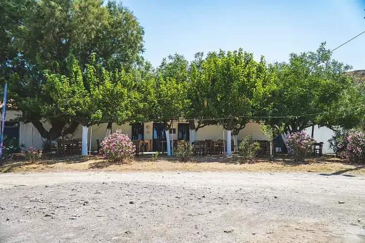 Η Λήμνος μέσα από εικόνες – Το καφενεδάκι του μπάρμπα Μενέλαου στο Διαπόρι Η Λήμνος μέσα από εικόνες – Το καφενεδάκι του μπάρμπα Μενέλαου στο Διαπόρι