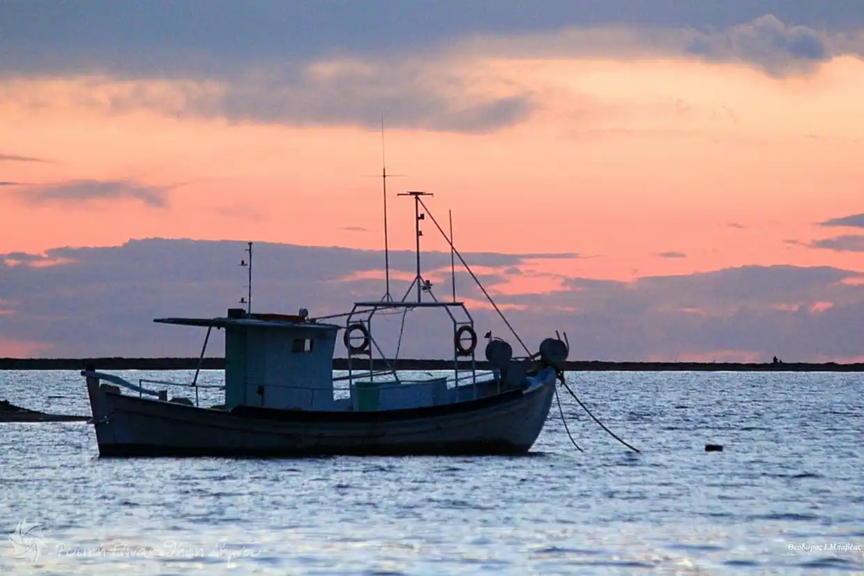 Η Λήμνος μέσα από εικόνες – Το καφενεδάκι του μπάρμπα Μενέλαου στο Διαπόρι Η Λήμνος μέσα από εικόνες – Το καφενεδάκι του μπάρμπα Μενέλαου στο Διαπόρι