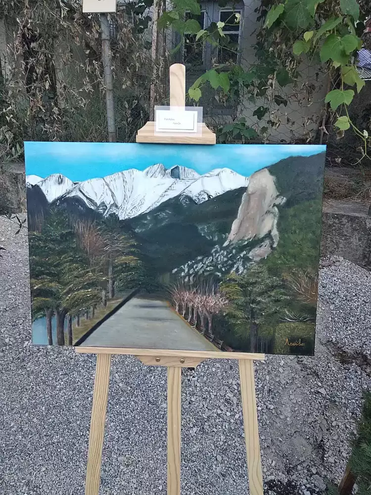 Η Λουίζα Παυλίδου με τα καντούνια στην έκθεση Βροντινού.