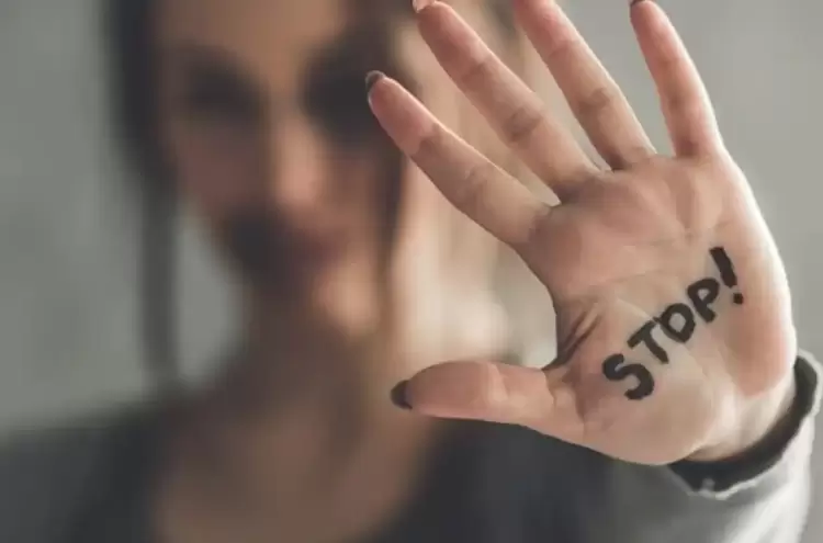 Νέες διατάξεις για την αντιμετώπιση της ενδοοικογενειακής βίας Νέες διατάξεις για την αντιμετώπιση της ενδοοικογενειακής βίας