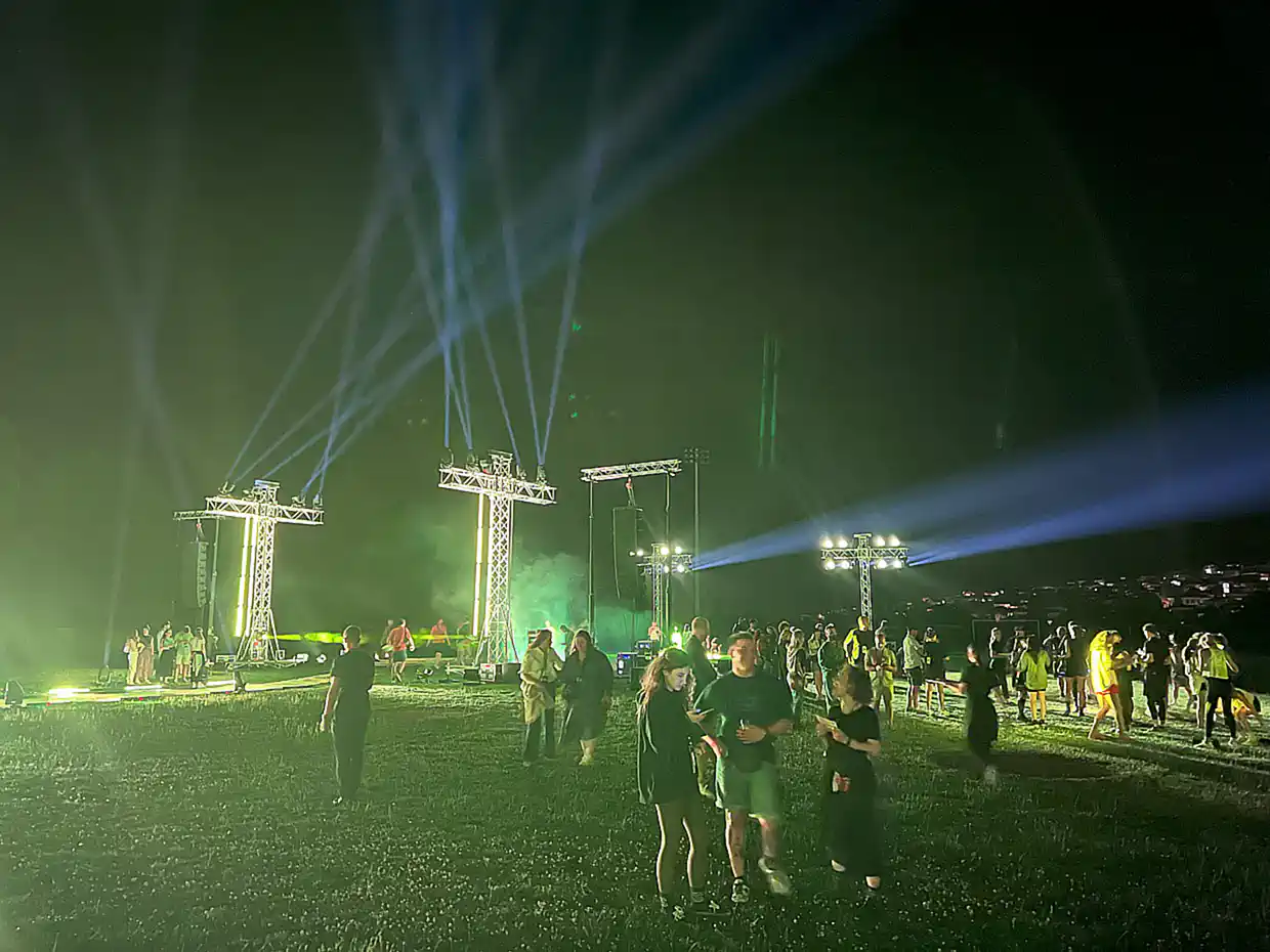 Τον «Πήγασο» υποδέχθηκε ο Όλυμπος στη φαντασμαγορική λήξη της σκυταλοδρομίας «Ελικώνας – Όλυμπος» μήκους 270 χλμ (εικόνες) Τον «Πήγασο» υποδέχθηκε ο Όλυμπος στη φαντασμαγορική λήξη της σκυταλοδρομίας «Ελικώνας – Όλυμπος» μήκους 270 χλμ