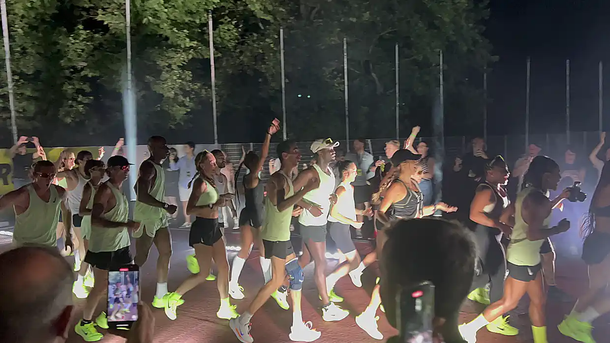 Τον «Πήγασο» υποδέχθηκε ο Όλυμπος στη φαντασμαγορική λήξη της σκυταλοδρομίας «Ελικώνας – Όλυμπος» μήκους 270 χλμ (εικόνες) Τον «Πήγασο» υποδέχθηκε ο Όλυμπος στη φαντασμαγορική λήξη της σκυταλοδρομίας «Ελικώνας – Όλυμπος» μήκους 270 χλμ