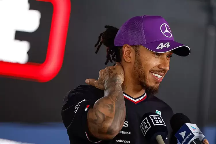 Χάμιλτον για τη Ferrari: “Είχε έναν δύο δύσκολους αγώνες αλλά δεν κάνω δεύτερες σκέψεις”