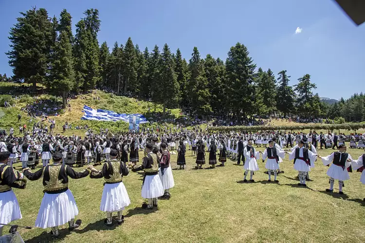 42ο Πανελλήνιο Αντάμωμα Συλλόγων Σαρακατσαναίων: Σαρακατσαναίοι και μη, πιστοί στο ετήσιο «ραντεβού» στο Περτούλι