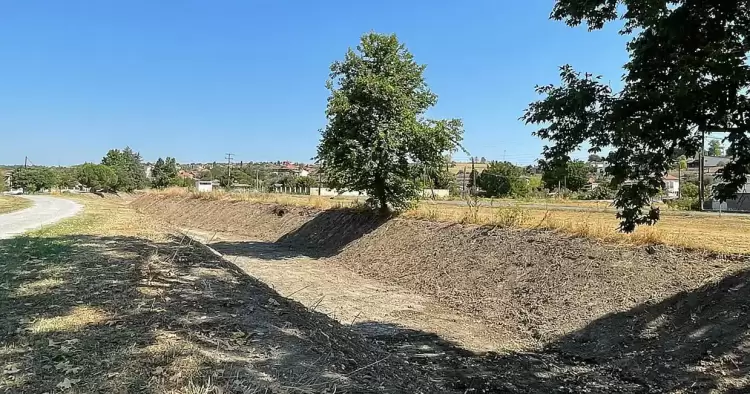 Η Αντιπεριφερειάρχης Πιερίας και ο Δήμαρχος Κατερίνης σε αυτοψία των εργασιών καθαρισμού της Τάφρου Κορινού