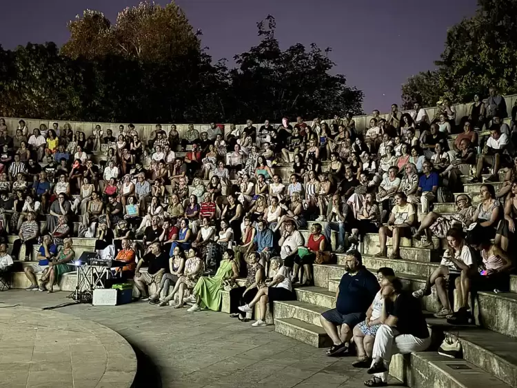 Δήμος Κατερίνης: «Αμίρα/Amira» στο «Θερινό σινεμά στην πόλη - Συντροφιά με τα Αστέρια» Δήμος Κατερίνης: «Εκπέμπει σινεμά» στο δημοτικό πάρκο