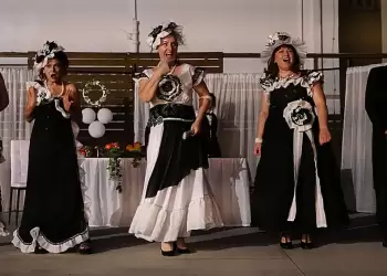 Εμείς να ‘μαστε καλά! – Η νέα επιθεώρηση του θεάτρου Πήγασος