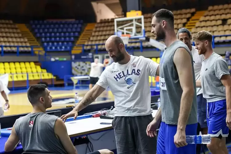 Η Εθνική ξανάρχισε τις προπονήσεις στο Περιστέρι, με το βλέμμα στους Ολυμπιακούς Αγώνες Η Εθνική ξανάρχισε τις προπονήσεις στο Περιστέρι, με το βλέμμα στους Ολυμπιακούς Αγώνες