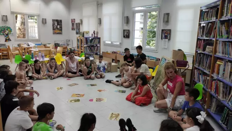 Ευγενής άμιλλα & φιλαναγνωσία στο διαδραστικό πρόγραμμα της Δημοτικής Βιβλιοθήκης Κατερίνης Ευγενής άμιλλα & φιλαναγνωσία στο διαδραστικό πρόγραμμα της Δημοτικής Βιβλιοθήκης με θέμα τις αξίες και τα ιδεώδη των αρχαίων Ολυμπιακών Αγώνων