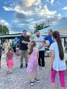 Η Καλοκαιρινή Γιορτή του Βενιαμίν Η Καλοκαιρινή Γιορτή του Βενιαμίν