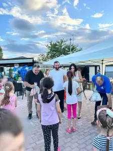 Η Καλοκαιρινή Γιορτή του Βενιαμίν Η Καλοκαιρινή Γιορτή του Βενιαμίν