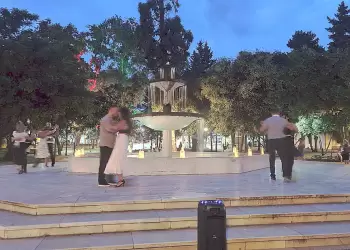 Κατερίνη: To “tangazo” χορεύει τάνγκο στο συντριβάνι του Δημιτκού Πάρκου!