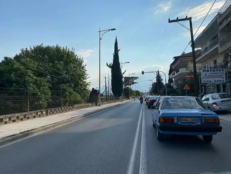 Κατερίνη: Απίστευτο μποτιλιάρισμα στην διασταύρωση του περιφερειακού Κατερίνης - Ανδρομάχης (εικόνες) Κατερίνη: Απίστευτο μποτιλιάρισμα στην διασταύρωση του περιφερειακού Κατερίνης – Ανδρομάχης