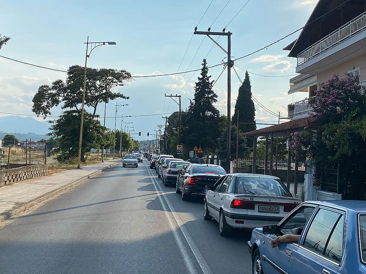 Κατερίνη: Απίστευτο μποτιλιάρισμα στην διασταύρωση του περιφερειακού Κατερίνης - Ανδρομάχης (εικόνες) Κατερίνη: Απίστευτο μποτιλιάρισμα στην διασταύρωση του περιφερειακού Κατερίνης – Ανδρομάχης