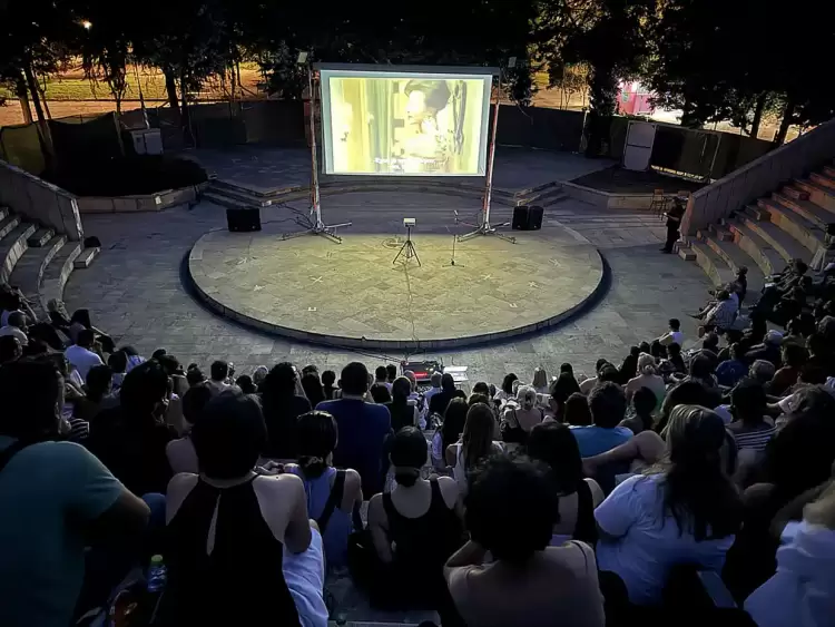 Κατερίνη: Το «Θερινό Σινεμά στην πόλη - Συντροφιά με τα Αστέρια» άνοιξε αυλαία Κατερίνη: Το «Θερινό Σινεμά στην πόλη – Συντροφιά με τα Αστέρια» άνοιξε αυλαία