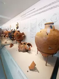 Λίνα Μενδώνη – Στο μουσείο του Μακρυγιάλου τα ευρήματα της Β. Πιερίας