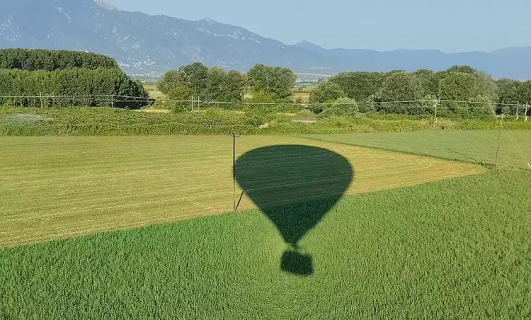 Μια μαγευτική βόλτα πάνω από την Πιερία με αερόστατο