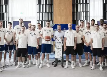 Ο Κυριάκος Μητσοτάκης επισκέφθηκε την Εθνική Ελλάδας