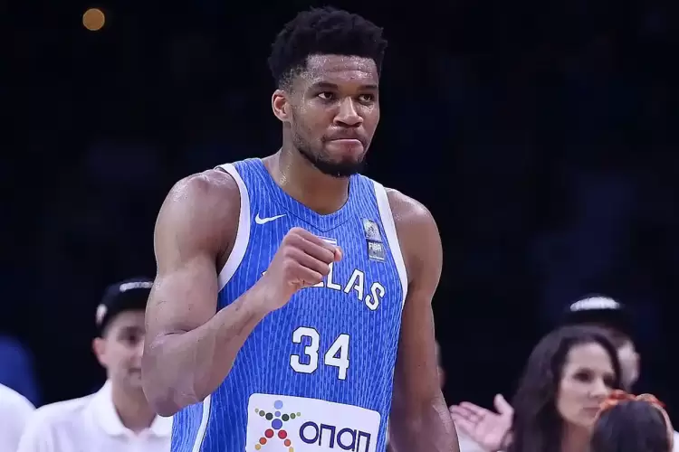 Τα Μέσα που εξετάζει η ΕΟΕ για να γυρίσει ο Γιάννης Αντετοκούνμπο από την Τελετή Έναρξης στο Παρίσι Ολυμπιακοί Αγώνες