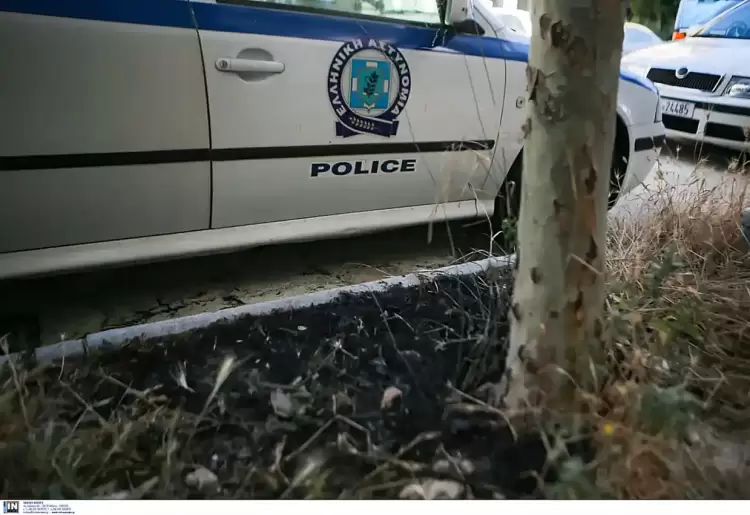 Πιερία: Μετέφερε παράνομα πέντε αλλοδαπούς