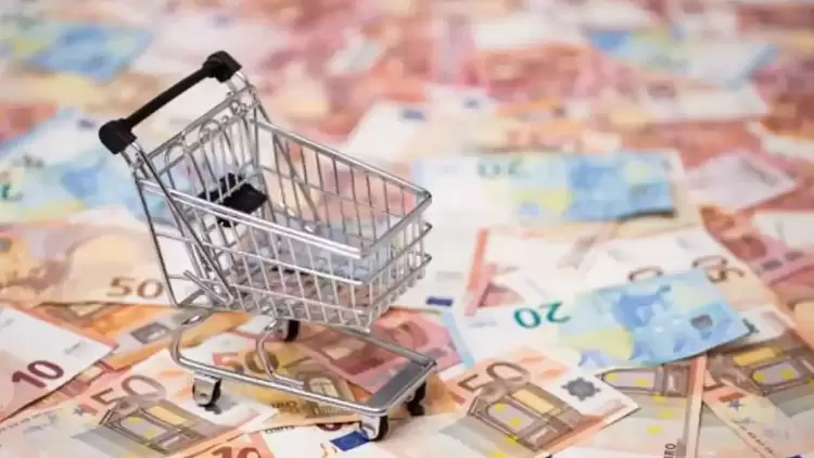 Σταθερή η ανάπτυξη στην Ελλάδα αλλά η ακρίβεια επιμένει Σταθερή η ανάπτυξη στην Ελλάδα αλλά η ακρίβεια επιμένει