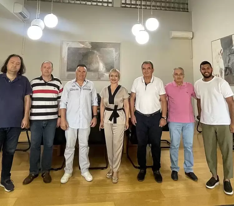 Στην Αντιπεριφερειάρχη Πιερίας το Δ.Σ. του Συλλόγου Ιεροψαλτών Ν. Πιερίας “ο Όσιος Διονύσιος ο εν Ολύμπω” Στην Αντιπεριφερειάρχη Πιερίας