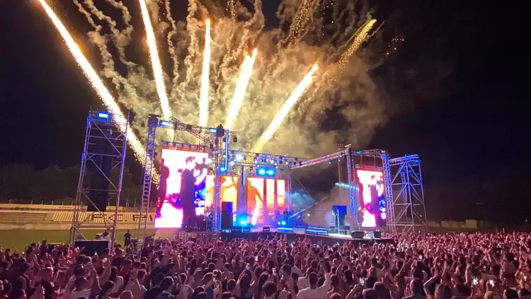 Στην Κατερίνη ο Νίκος Οικονομόπουλος για 2η συνεχή χρονιά Στην Κατερίνη ο Νίκος Οικονομόπουλος για 2η συνεχή χρονιά