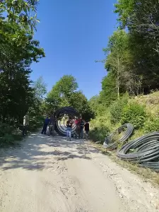 Τ.Ο.Ε.Β. Ρητίνης Πιερίας: Ολοκληρώθηκε το δύσκολο έργο μεταφοράς δικτύου διανομής νερού 9 χλμ