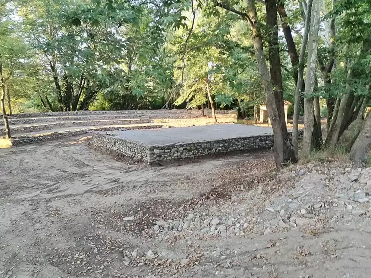 Θεατρική Παράσταση «Η Ζωή μας» - «Μαστόδοντας - Νεοκαισάρεια» Θεατρική Παράσταση «Η Ζωή μας» – «Μαστόδοντας – Νεοκαισάρεια»