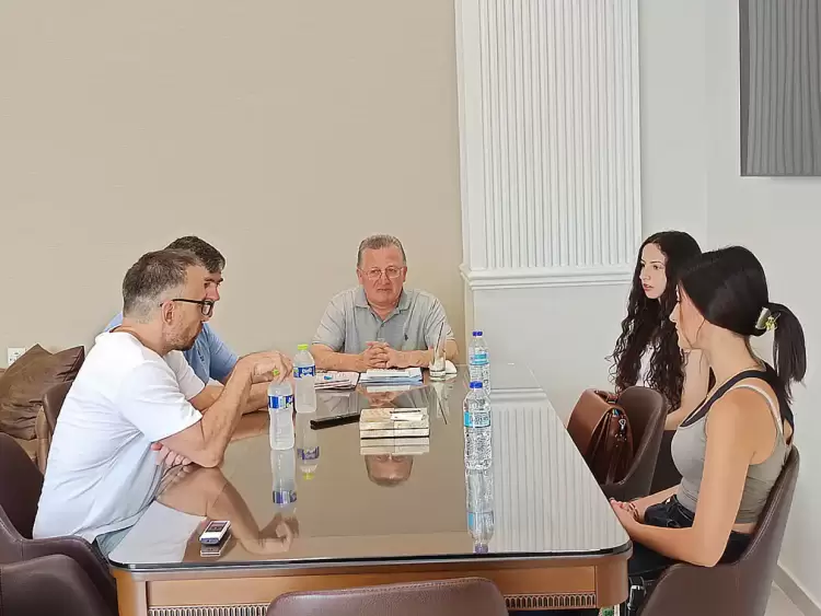 Τις μαθήτριες του 2ου ΕΠΑΛ που διακρίθηκαν στην Οικονομική Ολυμπιάδα τίμησε ο Δήμαρχος Κατερίνης