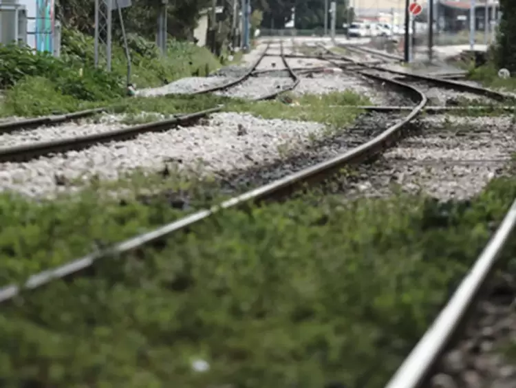 Τραγωδία στους Νέους Πόρους - Νεκρός ανασύρθηκε ηλικιωμένος άνδρας από τις γραμμές του ΟΣΕ Τραγωδία στους Νέους Πόρους – Νεκρός ανασύρθηκε ηλικιωμένος άνδρας από τις γραμμές του ΟΣΕ