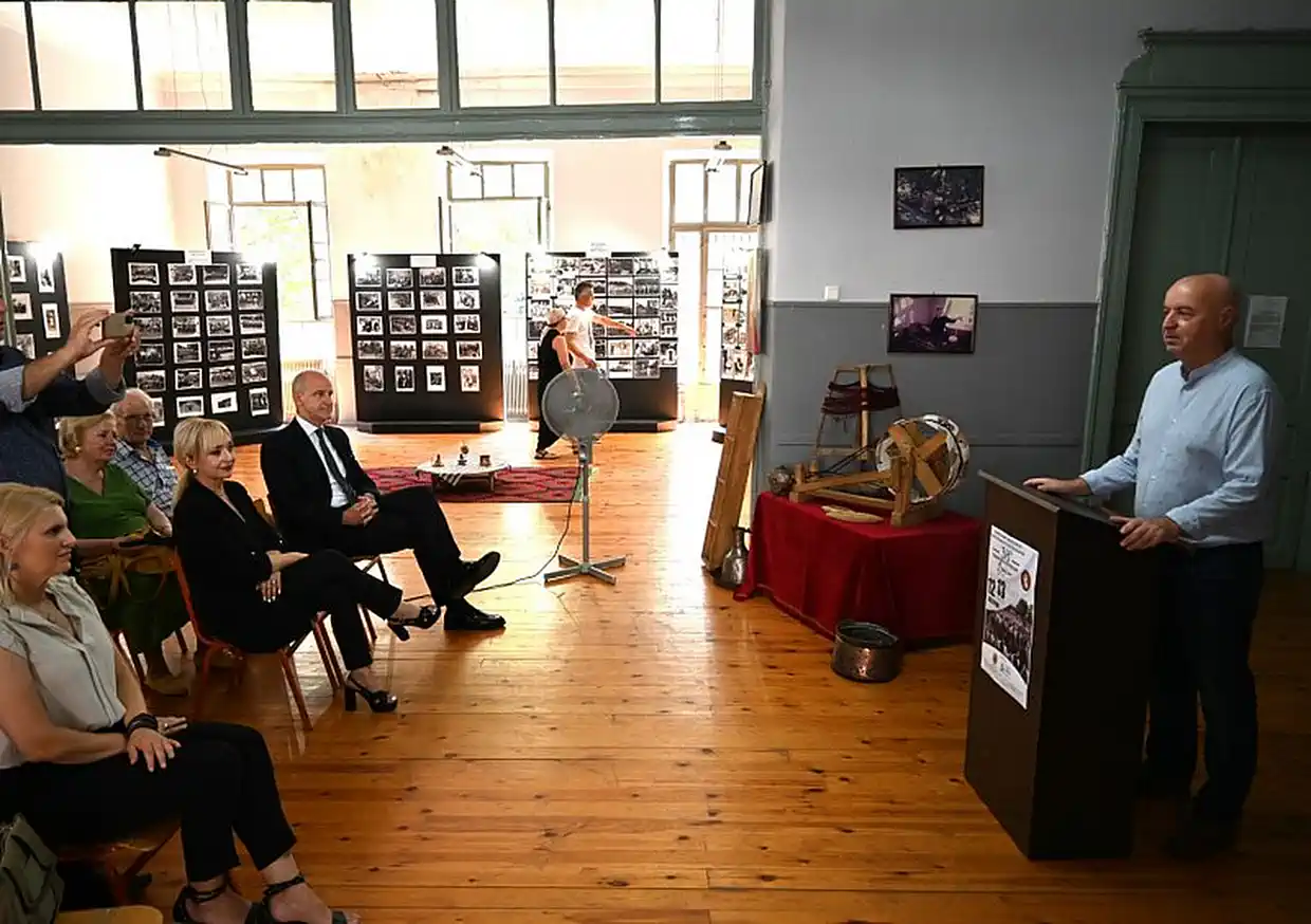 Βλάχικη έκθεση φωτογραφίας στην Κατερίνη Βλάχικη έκθεση φωτογραφίας στην Κατερίνη