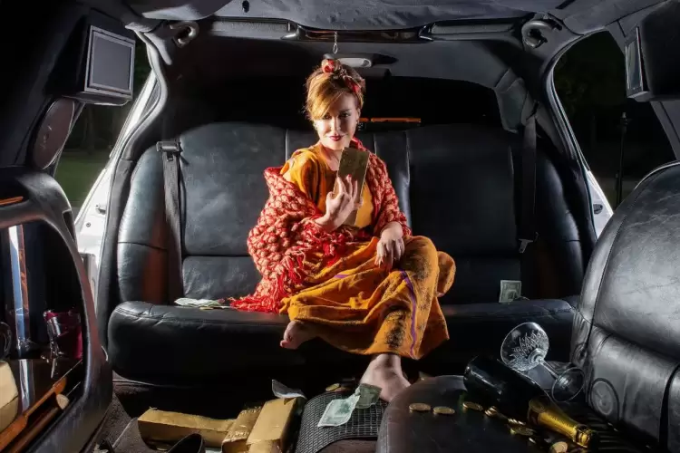 Αλεξάνδρα Παλαιολόγου- Η πρωταγωνίστρια της κωμωδίας του Αριστοφάνη «Πλούτος» σε μια αποκλειστική συνέντευξη εφ΄ όλης της ύλης Αλεξάνδρα Παλαιολόγου Η πρωταγωνίστρια της κωμωδίας του Αριστοφάνη