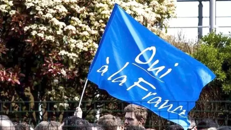 Η ανάδυση ενός σοσιαλδημοκρατικού πόλου στη Γαλλία