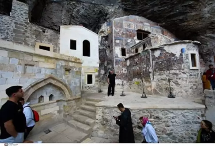 Δεν θα εορταστεί η Κοίμηση της Θεοτόκου στην Παναγία Σουμελά του Πόντου - Άδεια για Λειτουργία στις 23 Αυγούστου Δεν θα εορταστεί η Κοίμηση της Θεοτόκου στην Παναγία Σουμελά του Πόντου – Άδεια για Λειτουργία στις 23 Αυγούστου