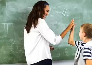 Γιάννης Βαφειάδης, ψυχολόγος: «Οι ψυχολόγοι να μπουν στα σχολεία»