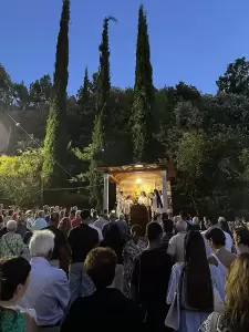 Ιερά Μονή Μακρυράχης: Μέγας Πανηγυρικός Εσπερινός, Επιτάφιος και τα εγκώμια της Παναγίας