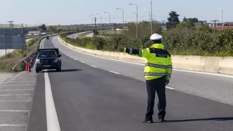 «Καταιγίδα» ελέγχων στους δρόμους -Ποιοι οδηγοί μπαίνουν από σήμερα στο μάτι της Τροχαίας «Καταιγίδα» ελέγχων στους δρόμους Ποιοι οδηγοί μπαίνουν από σήμερα στο μάτι της Τροχαίας