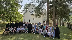 Ο Μητροπολίτης Κίτρους Γεώργιος με νέους από την Κατερίνη στη Σερβία