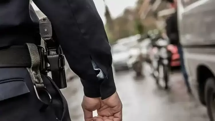 Πιερία: Μετέφερε παράνομα πέντε αλλοδαπούς