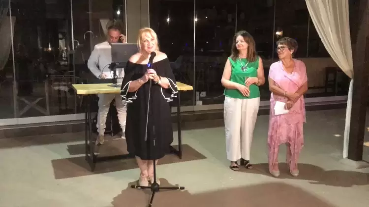 50 χρόνια απο τις μπλέ ποδιές-Συναπάντημα «Ιωβηλαίου έτους» 1ου και 2ου Γυμνασίου θηλέων Κατερίνης Συναπάντημα «Ιωβηλαίου έτους» 1ου και 2ου Γυμνασίου θηλέων Κατερίνης