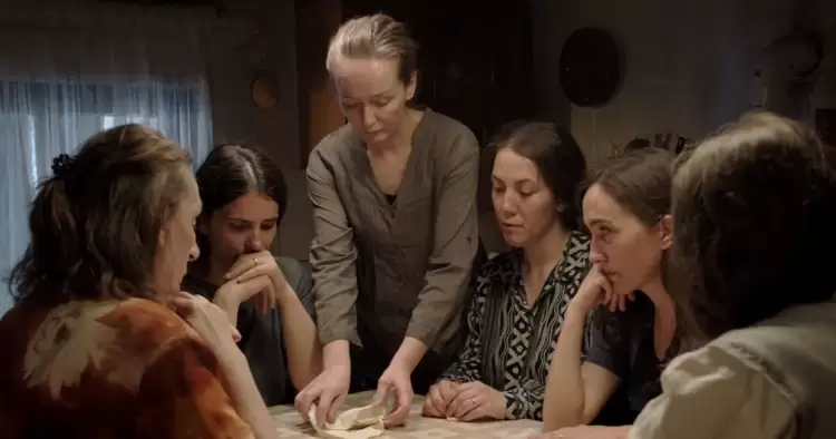 «Θερινό σινεμά στην πόλη – Συντροφιά με τα Αστέρια»: «Λουνάνα: Ένα Γιακ μέσα στην τάξη» & «Η βασίλισσα της Κυψέλης»