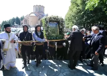 Το Πάσχα του καλοκαιριού και τα πανηγύρια ανά την Ελλάδα, ο Πατριάρχης στην Ίμβρο και οι άγγελοι που πληγώνουμε