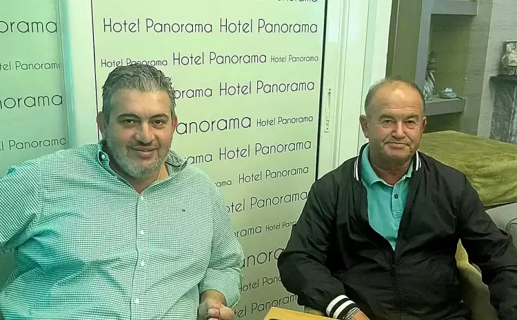 O υποψηφίος Πρόεδρος του Επιμελητηρίου Πιερίας Κώστας Πίτσιας με τον Πρόεδρο της Ομοσπονδίας Ενοικιαζομένων Δωματίων και Διαμερισμάτων Πιερίας, Ημαθίας και Πέλλας O υποψηφίος Πρόεδρος του Επιμελητηρίου Πιερίας Κώστας Πίτσιας με τον Πρόεδρο της Ομοσπονδίας Ενοικιαζομένων Δωματίων και Διαμερισμάτων Πιερίας, Ημαθίας και Πέλλας