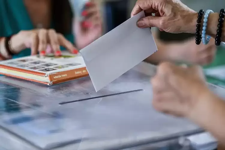 Η ακρίβεια ροκανίζει την πρωτιά Μητσοτάκη – Ποιον προτιμούν οι πολίτες για πρόεδρο του ΠΑΣΟΚ 