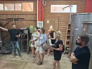 Αυστραλοί δημοσιογράφοι φιλοξενήθηκαν από τον επιχειρηματία της «Φάρμας Φωτιάδη» και επισκέφτηκαν το «Κτήμα Κούρτη»