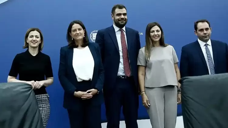 Αύξηση κατώτατου μισθού και επιδομάτων - Τόνωση της απασχόλησης και ενίσχυση των συνταξιούχων Αύξηση κατώτατου μισθού και επιδομάτων – Τόνωση της απασχόλησης και ενίσχυση των συνταξιούχων