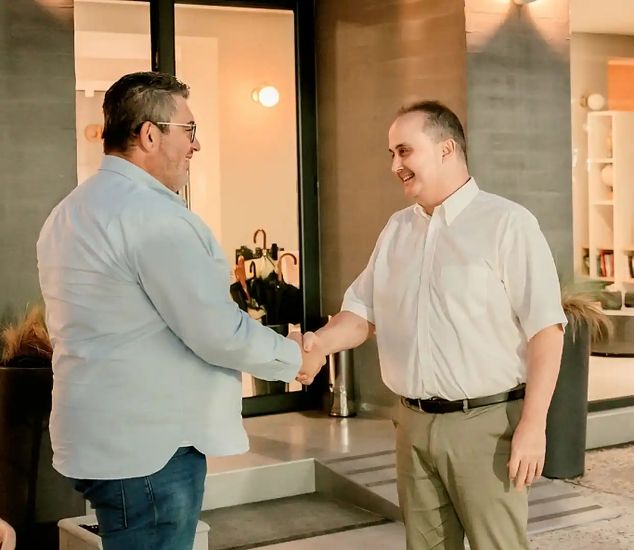 Επίσκεψη του υποψήφιου Προέδρου του Επιμελητηρίου Πιερίας Κώστα Πίτσια και υποψηφίων Συμβούλων στην Ολυμπιακή Ακτή Επίσκεψη του υποψήφιου Προέδρου του Επιμελητηρίου Πιερίας Κώστα Πίτσια και υποψηφίων Συμβούλων στην Ολυμπιακή Ακτή